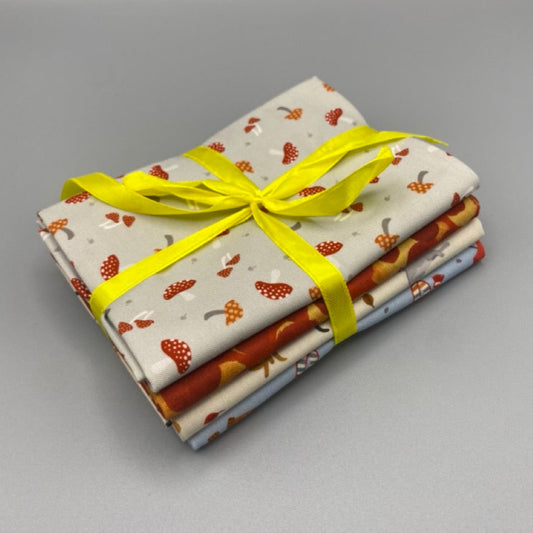 Small Things Snuggle Season Fat Quarter Bundle