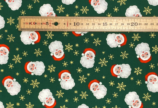 Santa on green (with pearl)