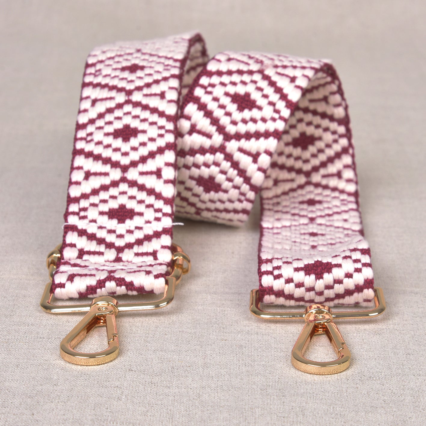 Jacquard Shoulder Strap: Magenta