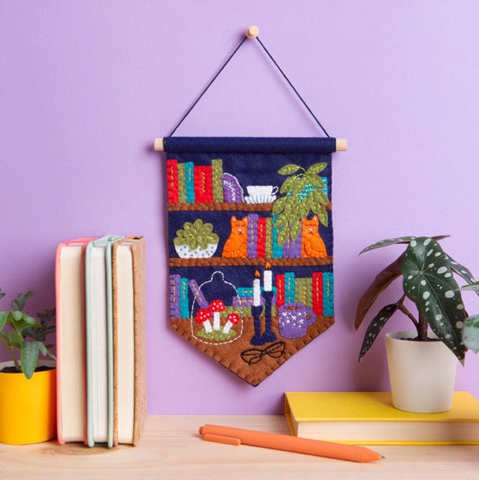 Book Lover Pennant Felt Craft Kit