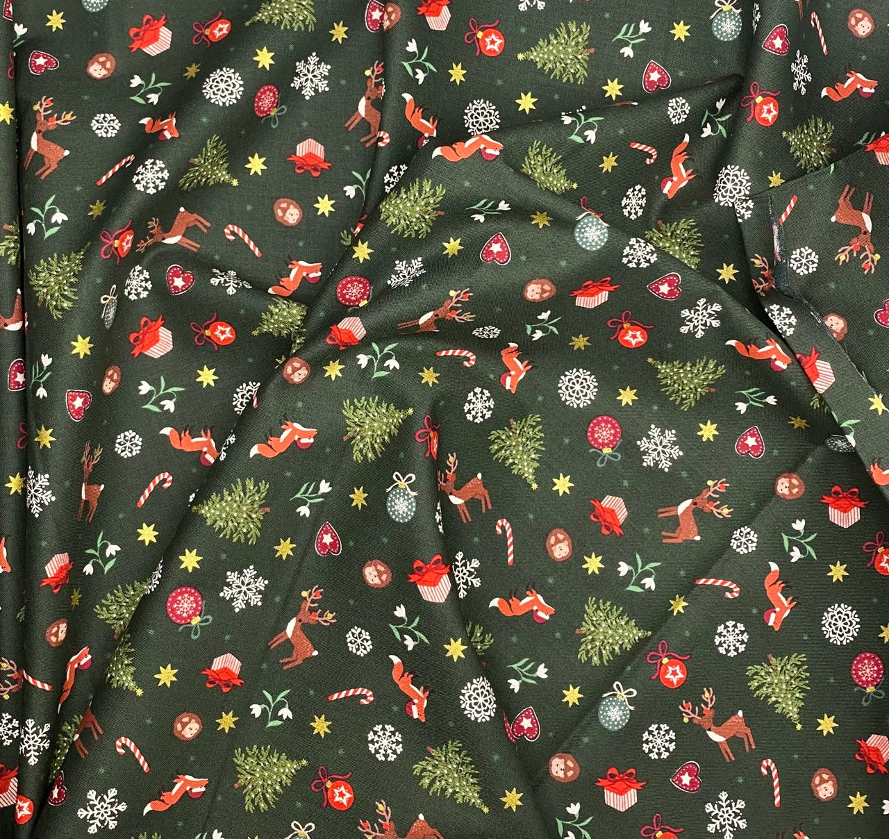 Scattered festive on green (with gold metallic)