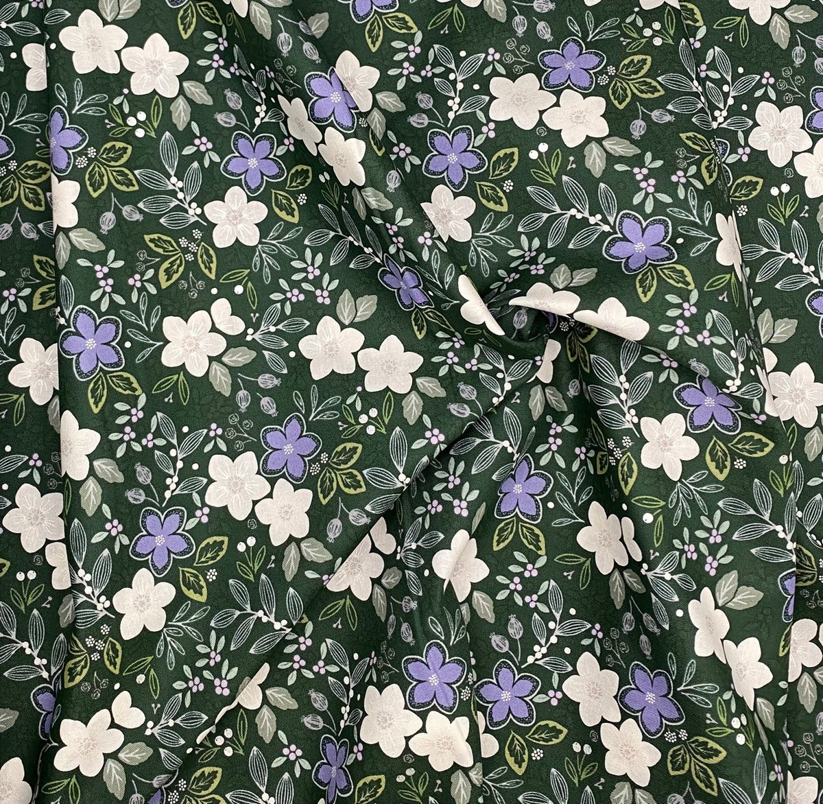 Winter's Promise - forest green (pearlescent)