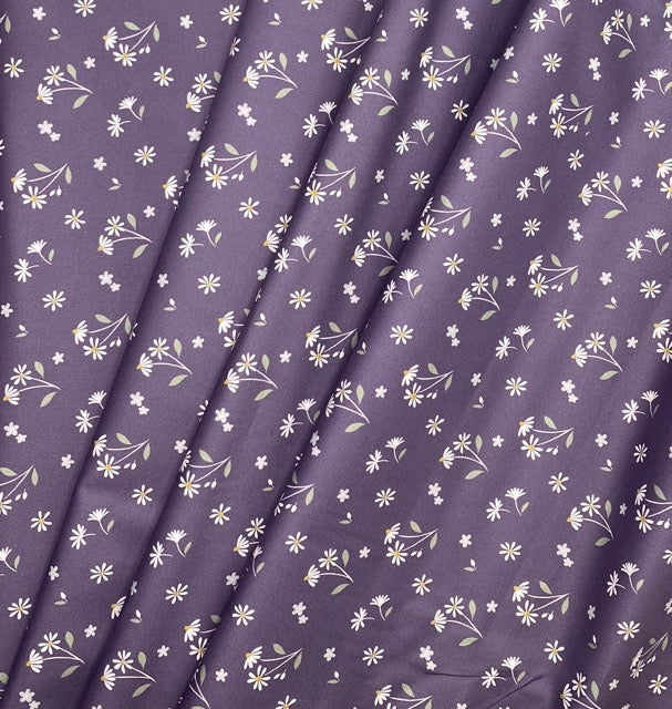 Daisies Dancing on navy blue