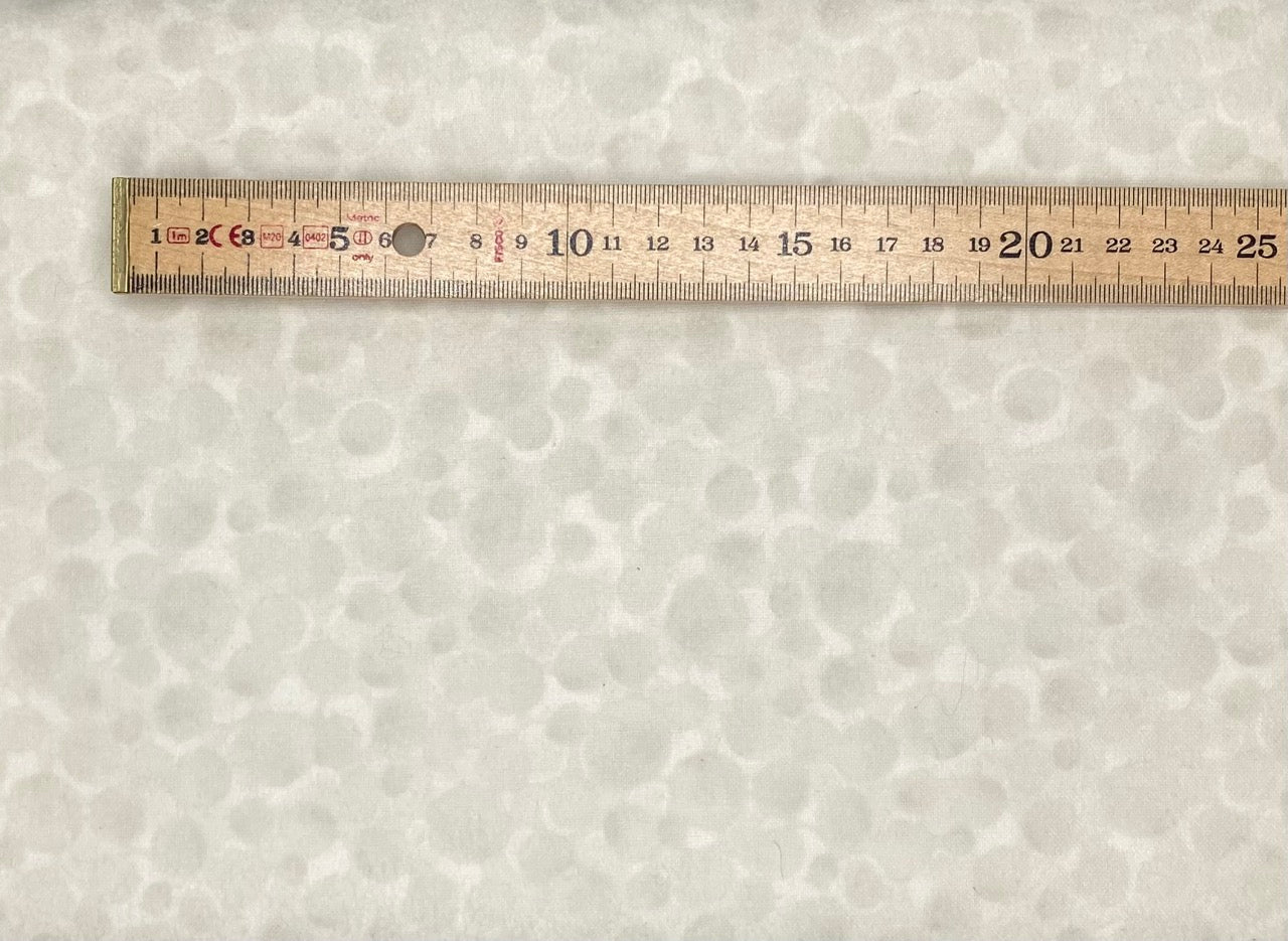 Cream bumbleberries - flannel